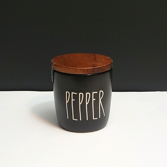 Rae Dunn PEPPER cellar